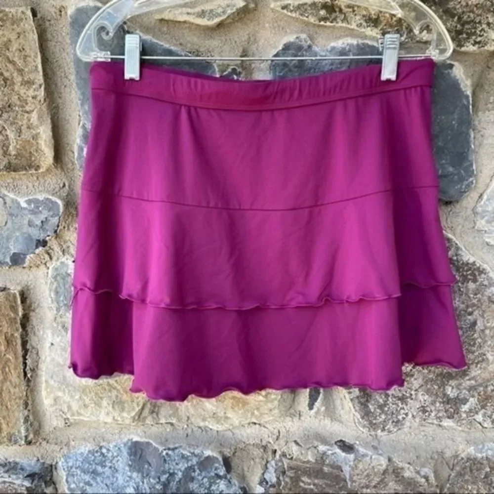 Athleta Fushia Ruffles Skirt size Med.